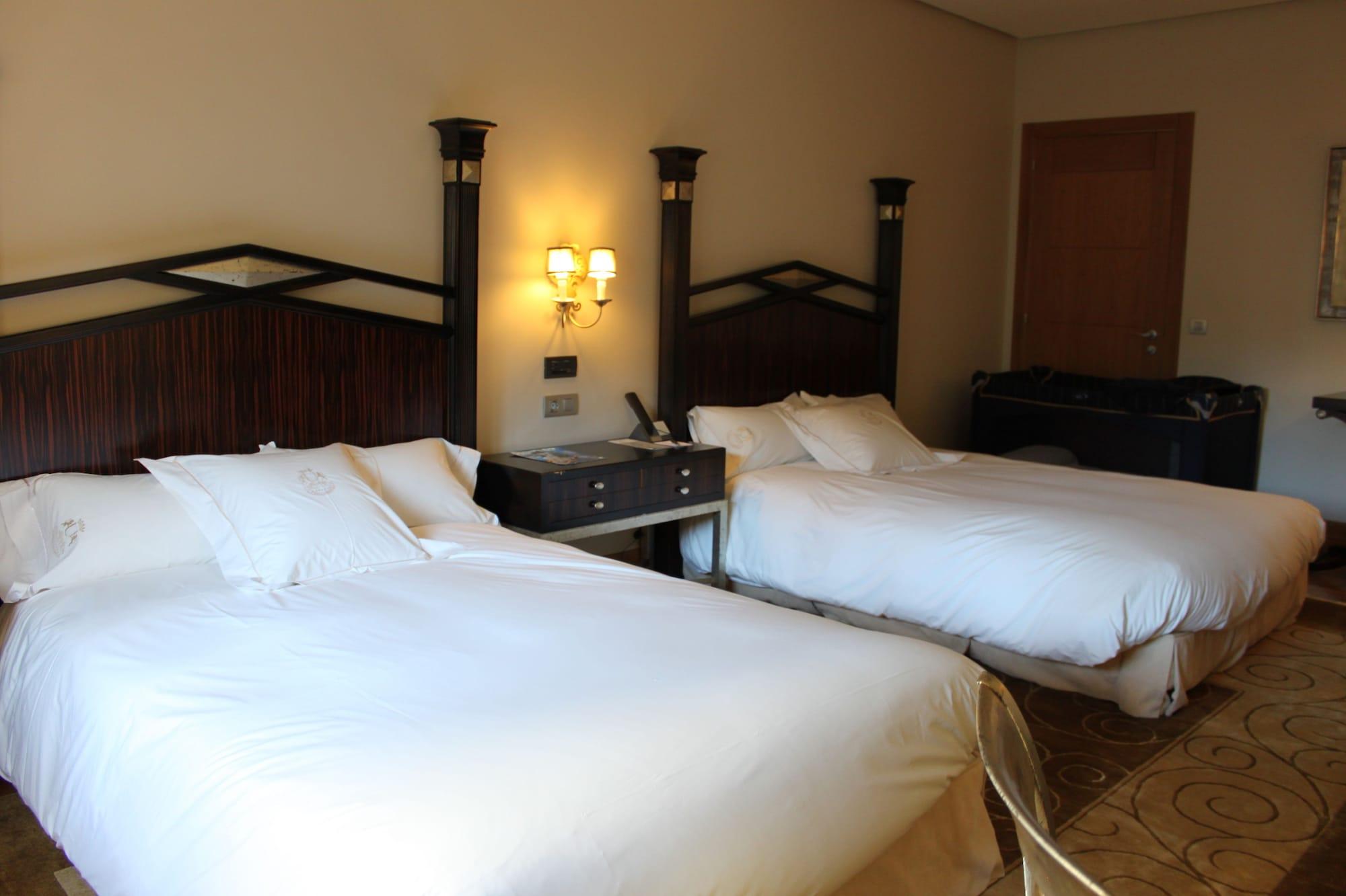 Pazo Los Escudos Hotel Spa & Resort Vigo Exteriér fotografie A room at the hotel