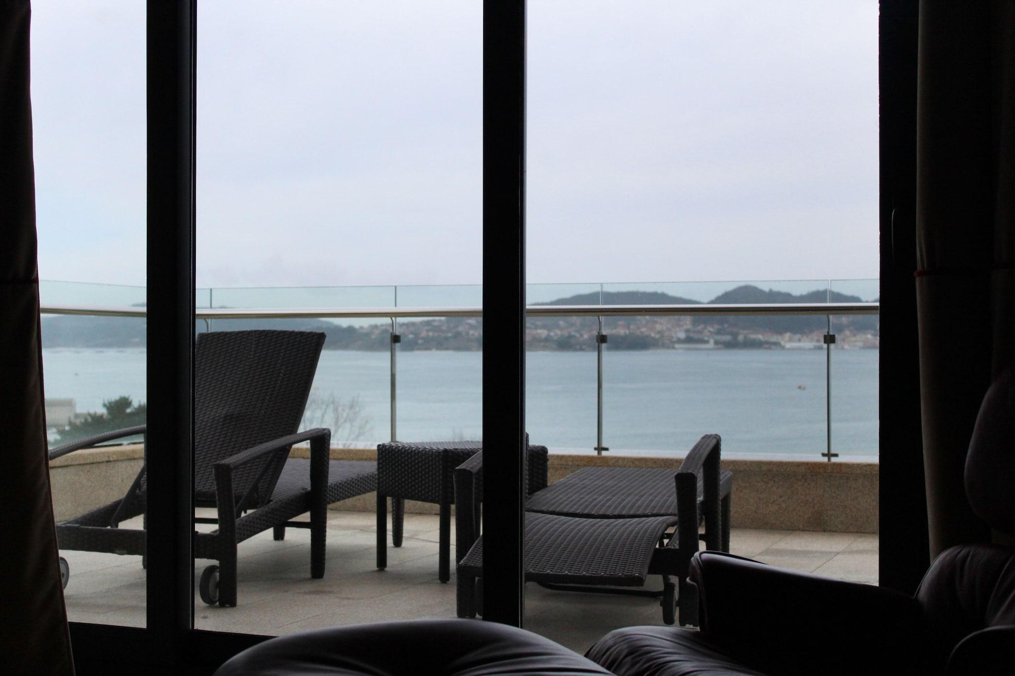 Pazo Los Escudos Hotel Spa & Resort Vigo Exteriér fotografie View of the Gulf of Akaba from the Grand Hotel