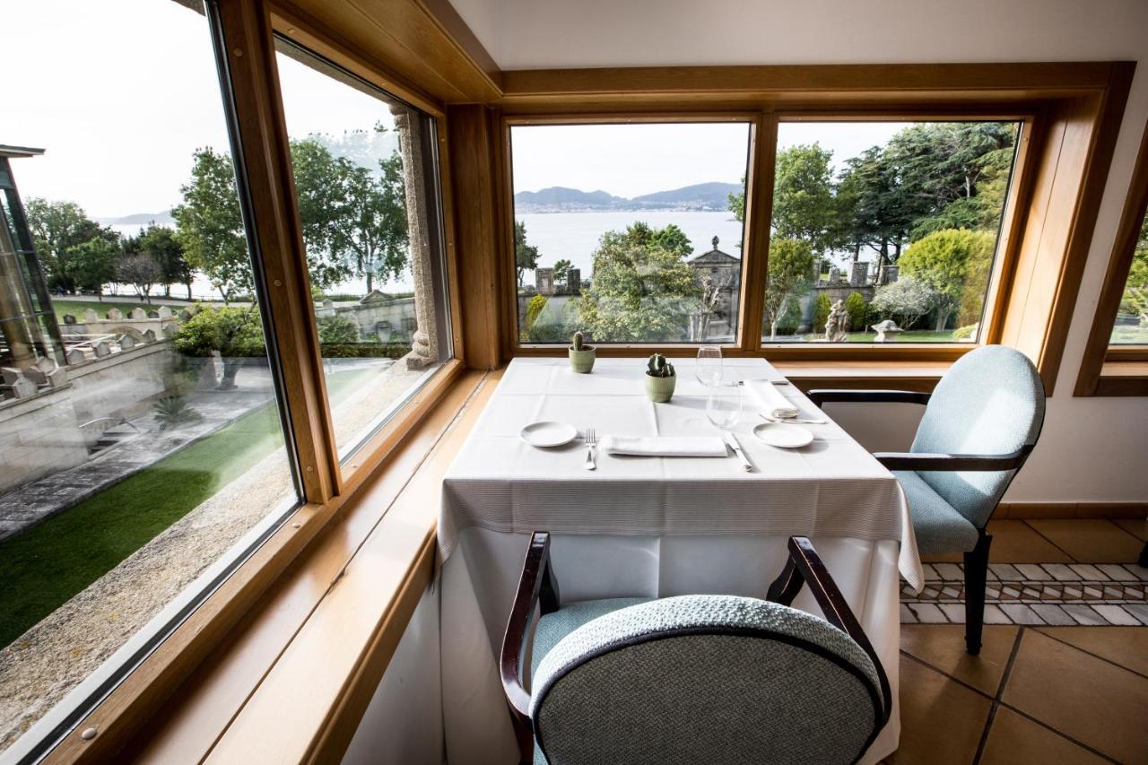 Pazo Los Escudos Hotel Spa & Resort Vigo Exteriér fotografie Restaurant "La Table du Lac"