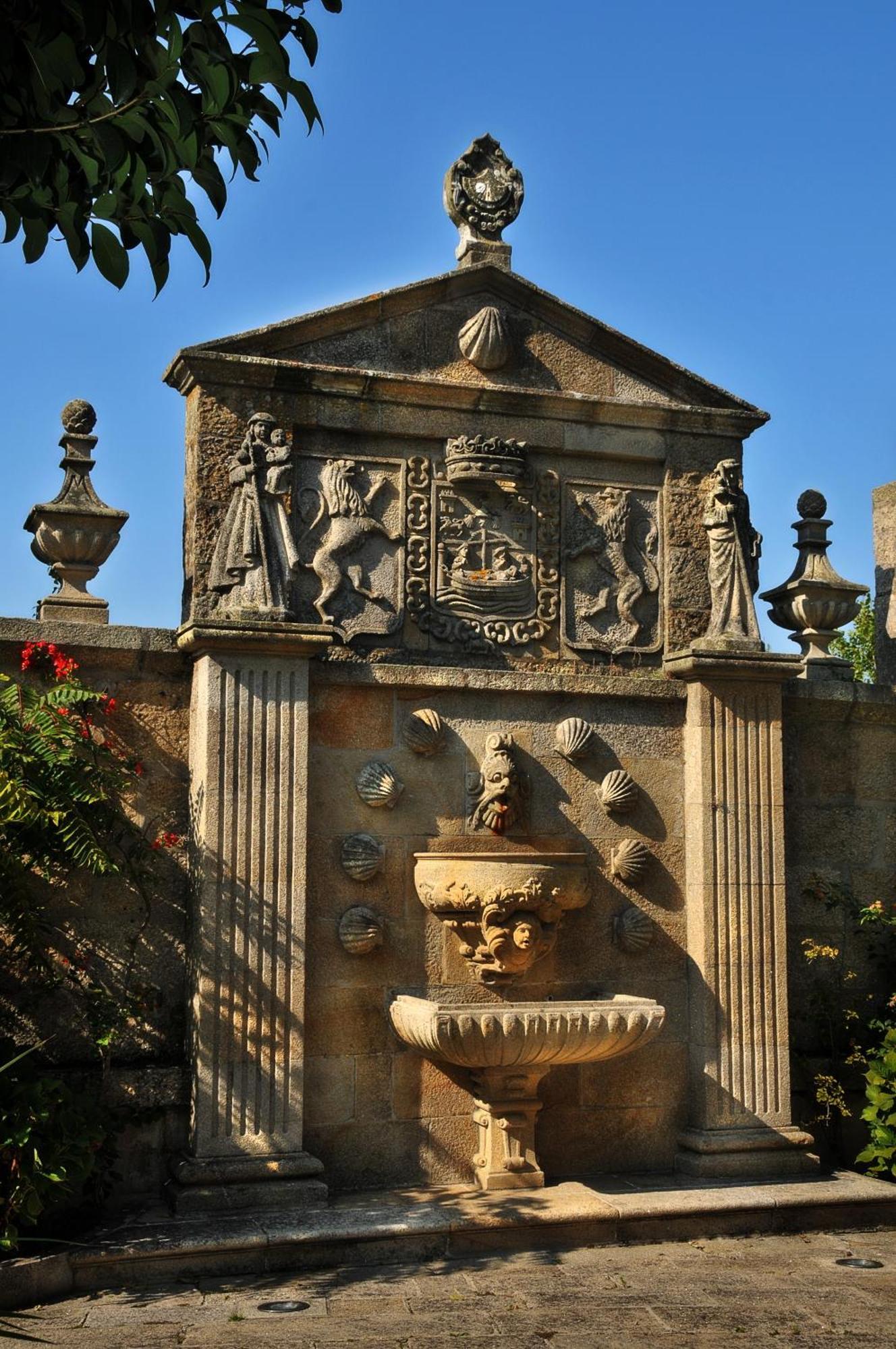 Pazo Los Escudos Hotel Spa & Resort Vigo Exteriér fotografie Fountain of the Dukes of Cadaval